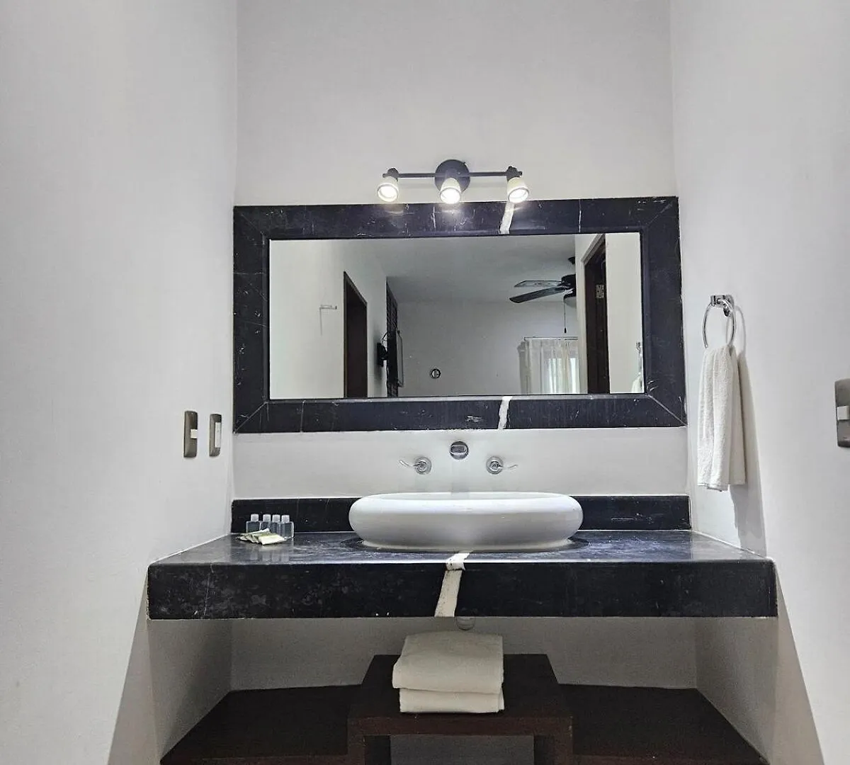 Live The Beach Life Luxury, Location And Total Comfort Playa del Carmen Apartment
